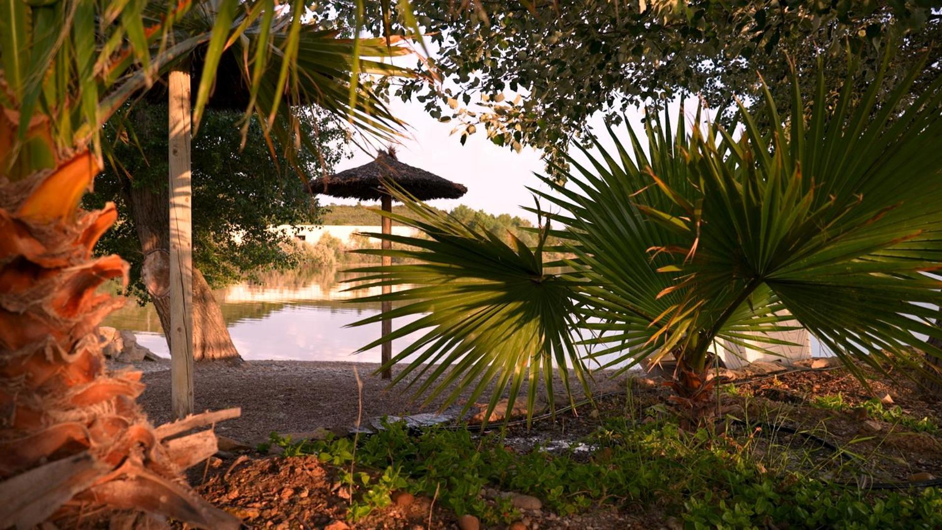 Taiga Lake Caspe Εξωτερικό φωτογραφία