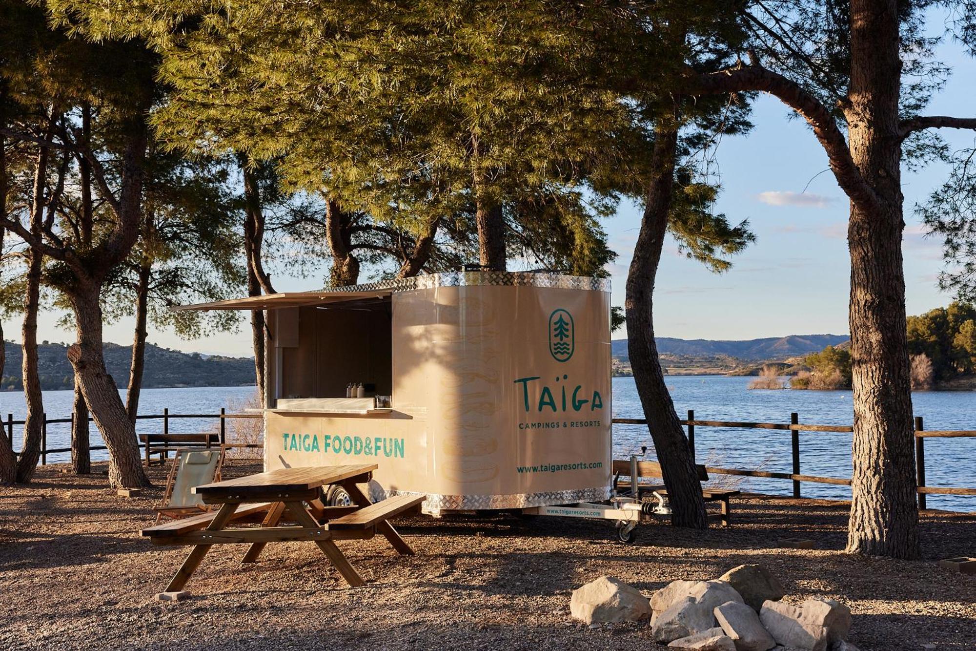Taiga Lake Caspe Εξωτερικό φωτογραφία